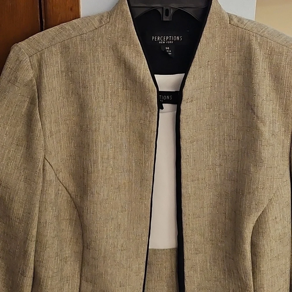Vintage Suit Jacket and Sleeveless Top Set - Picture 2 of 13